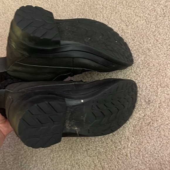 “Koolaburra By Uggs-  Rain/ Winter Boots size 6” - Picture 5 of 7